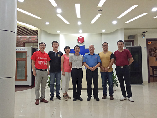 熱烈歡迎江西貴溪市李總等尊貴客戶蒞臨老賴不賴門(mén)窗總部考察