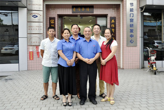 老賴不賴門窗：一日三店，再創(chuàng)佳績