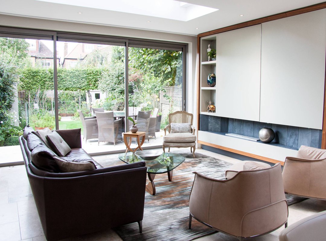 低迷的市場大環境下，門窗加盟需要考慮哪些因素？