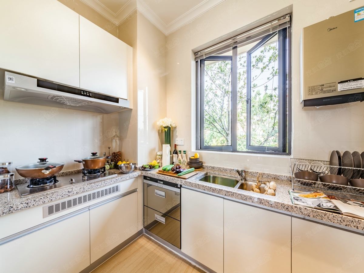 門(mén)窗一線(xiàn)品牌切勿盲目抗張，還需深耕市場(chǎng)