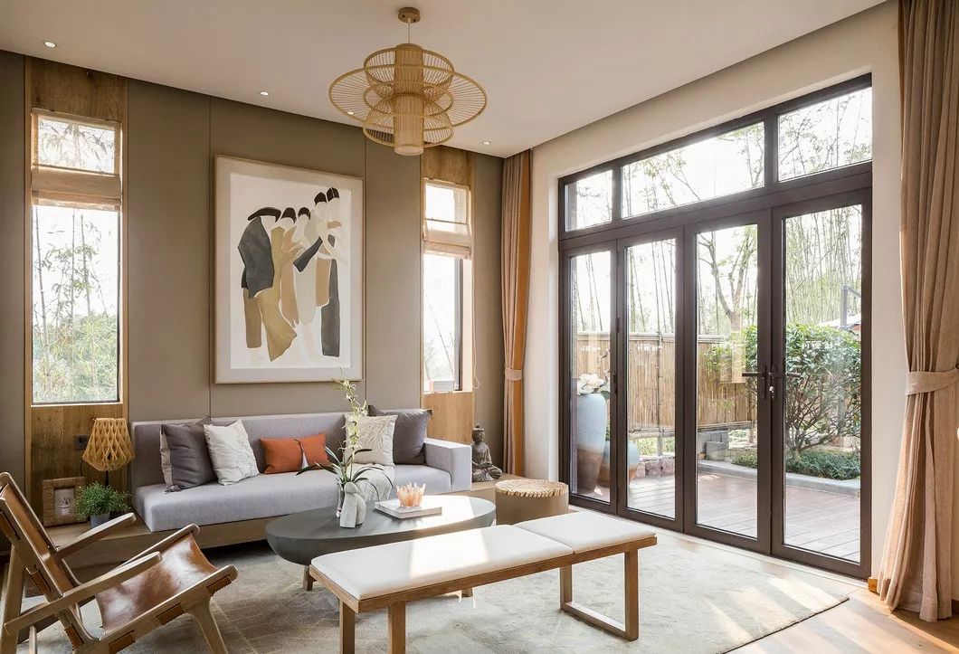 門窗一線品牌贏得市場，還需把服務(wù)放首位